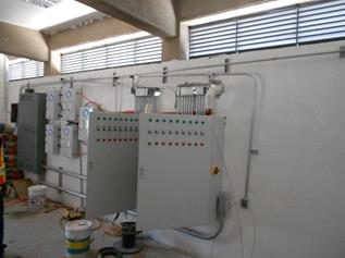 Panel eléctrico de control instalado en planta